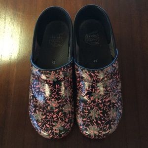 Women’s Dansko Size 42
